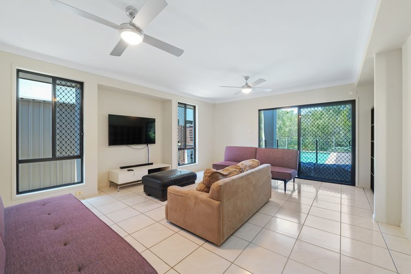 Photo - 28 Campbellville Circuit, Pelican Waters QLD 4551 - Image 10