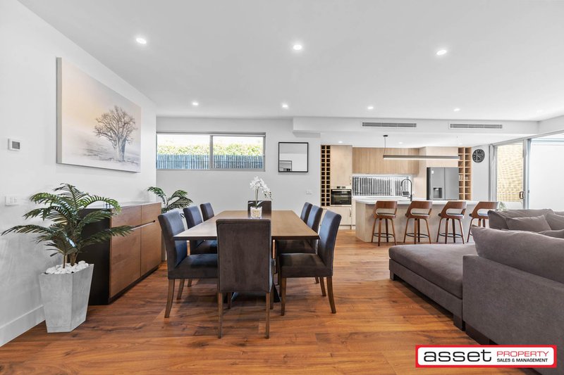 Photo - 2/8 Canberra Street, Carrum VIC 3197 - Image 2