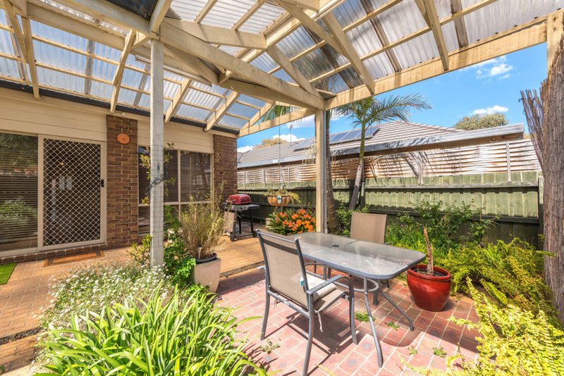 Photo - 28 Capri Close, South Morang VIC 3752 - Image 10