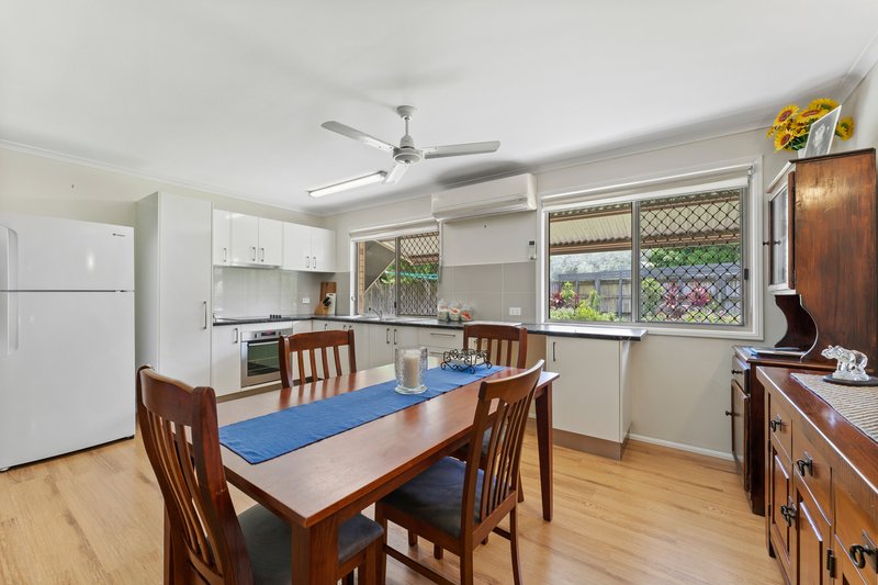 Photo - 2/8 Capri Court, Point Vernon QLD 4655 - Image 3