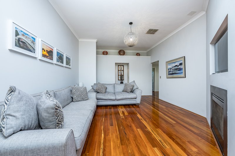 Photo - 28 Cardiff Gate, Iluka WA 6028 - Image 7