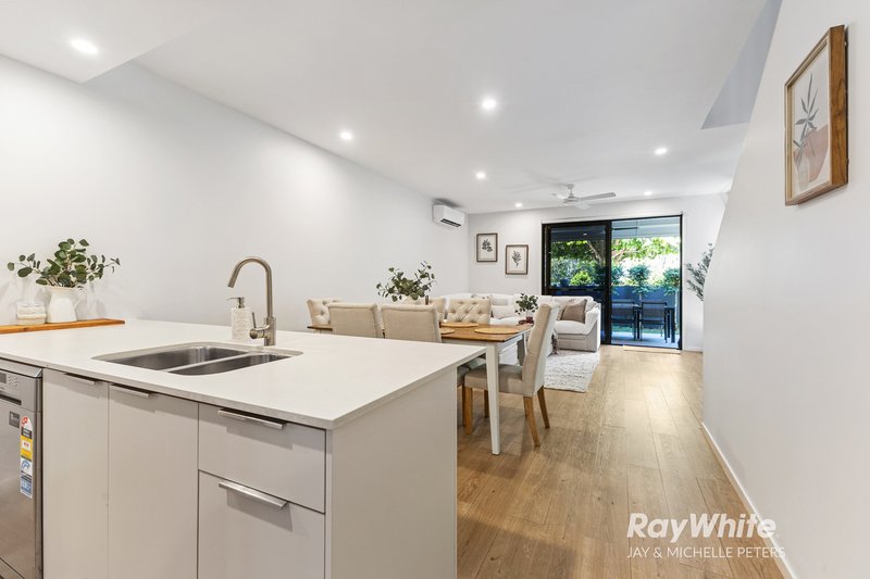 Photo - 28 Cardinal Crescent, Newport QLD 4020 - Image 7