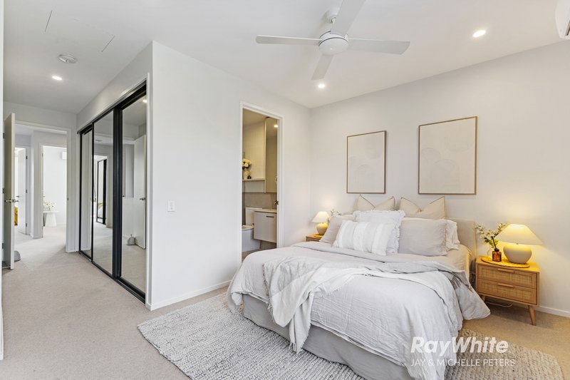 Photo - 28 Cardinal Crescent, Newport QLD 4020 - Image 15