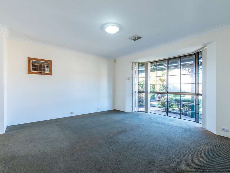 Photo - 28 Cardwell Avenue, Noranda WA 6062 - Image 7