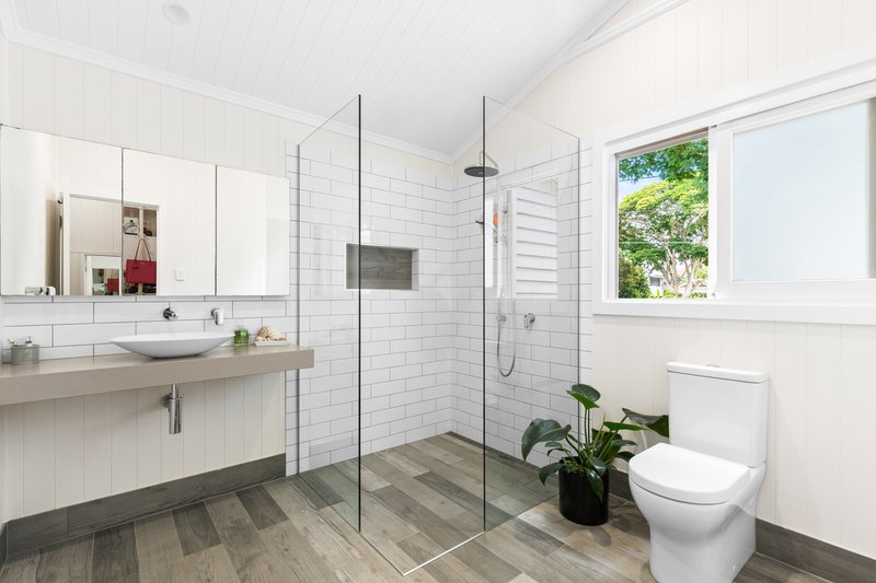 Photo - 28 Carlton Terrace, Wynnum QLD 4178 - Image 10