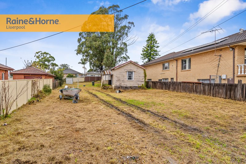 Photo - 28 Carnation Avenue, Casula NSW 2170 - Image 7