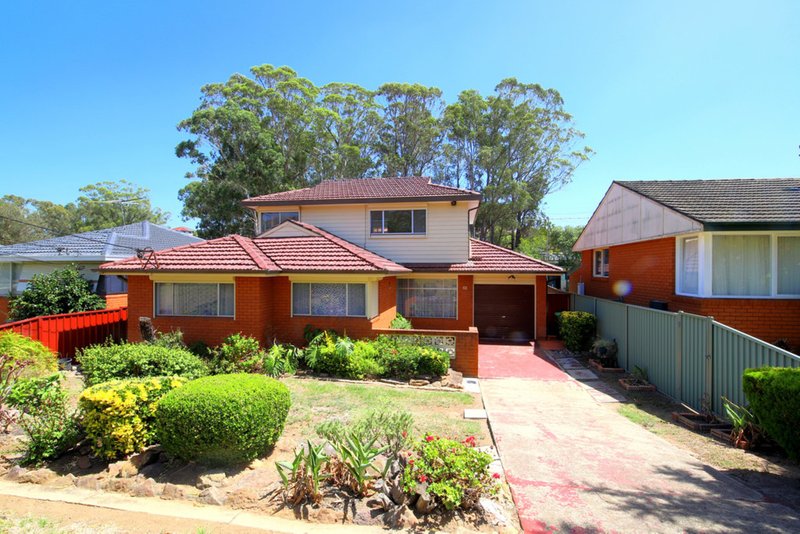 28 Caroline Crescent, Georges Hall NSW 2198