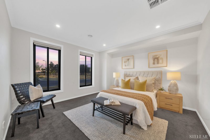 Photo - 28 Carradale Road, Clyde North VIC 3978 - Image 2
