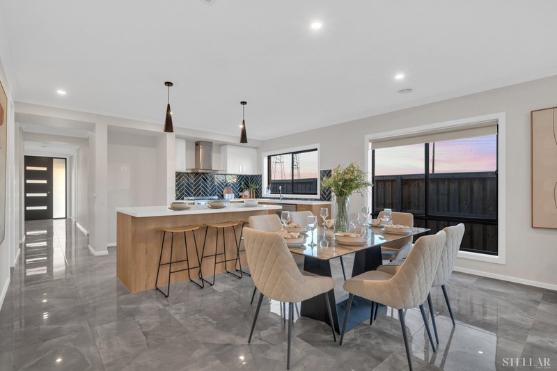 Photo - 28 Carradale Road, Clyde North VIC 3978 - Image 3