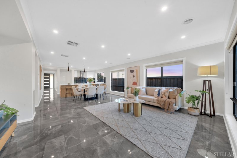 Photo - 28 Carradale Road, Clyde North VIC 3978 - Image 6