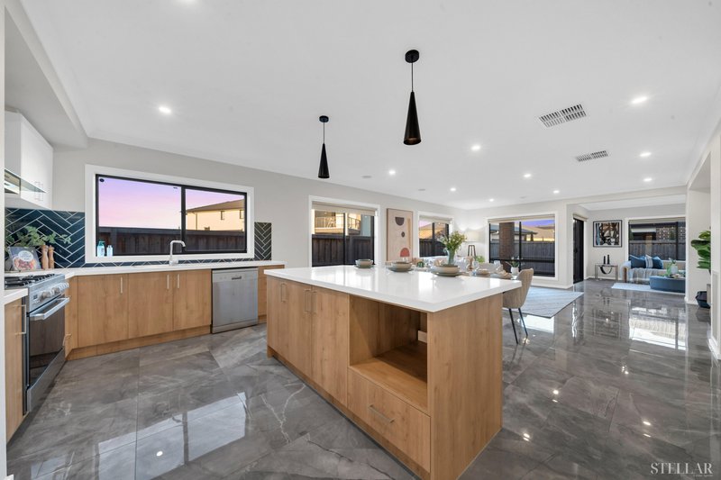 Photo - 28 Carradale Road, Clyde North VIC 3978 - Image 17
