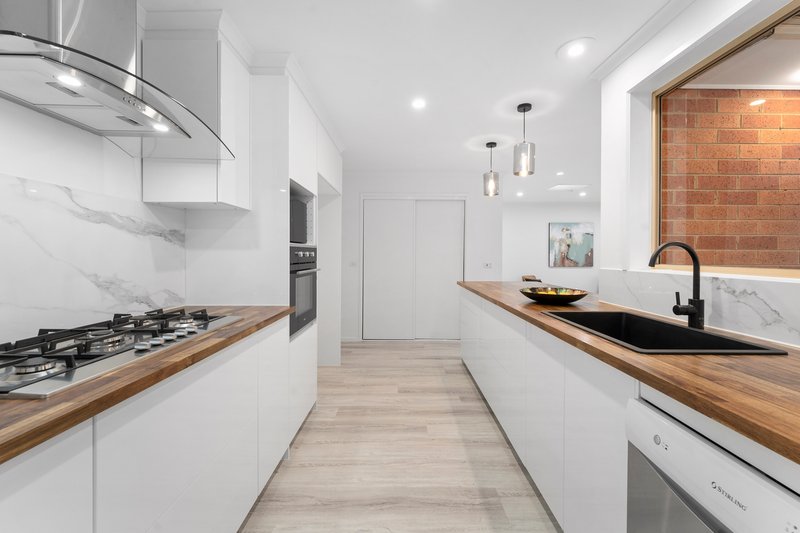 Photo - 28 Carroll Road, Oakleigh South VIC 3167 - Image 5