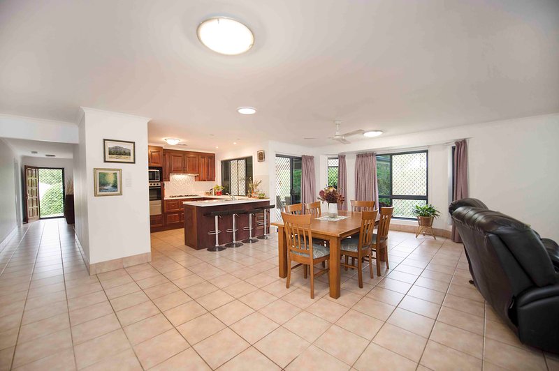 Photo - 28 Carthurbie Crescent, New Auckland QLD 4680 - Image 7