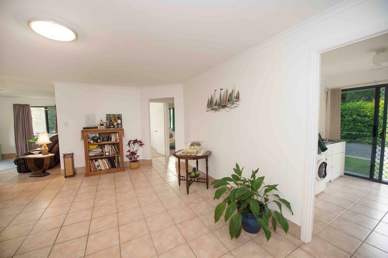 Photo - 28 Carthurbie Crescent, New Auckland QLD 4680 - Image 11