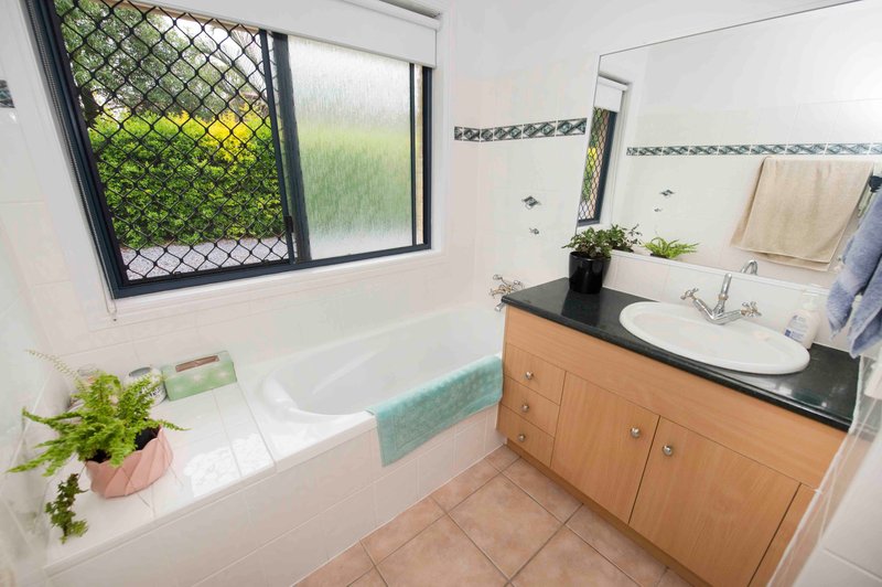 Photo - 28 Carthurbie Crescent, New Auckland QLD 4680 - Image 17