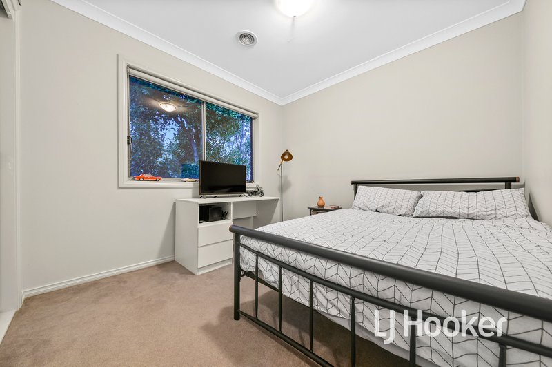 Photo - 28 Caspian Chase, Pakenham VIC 3810 - Image 12