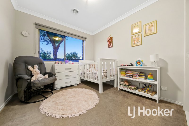 Photo - 28 Caspian Chase, Pakenham VIC 3810 - Image 14