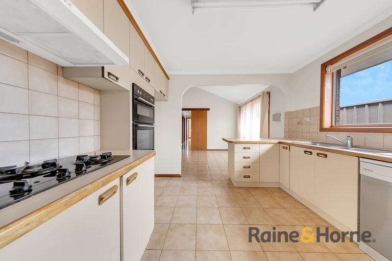 Photo - 28 Cassinia Crescent, Meadow Heights VIC 3048 - Image 9