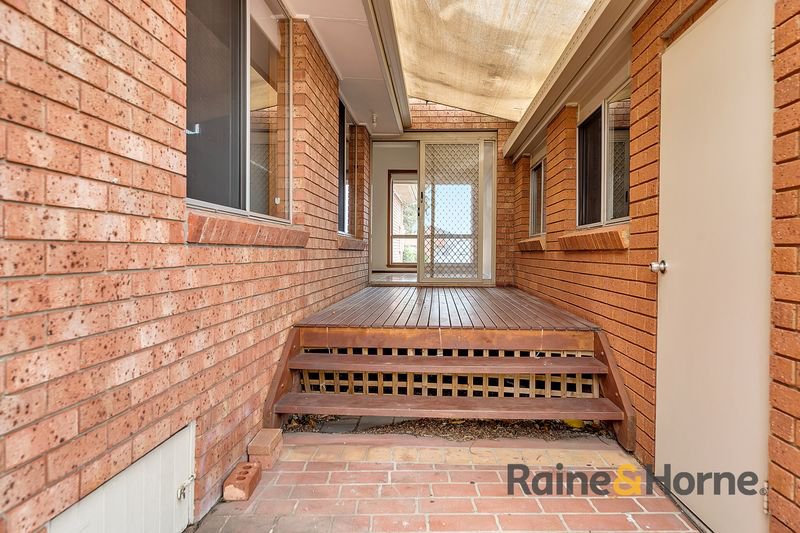 Photo - 28 Cassinia Crescent, Meadow Heights VIC 3048 - Image 11