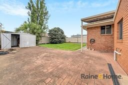 Photo - 28 Cassinia Crescent, Meadow Heights VIC 3048 - Image 23