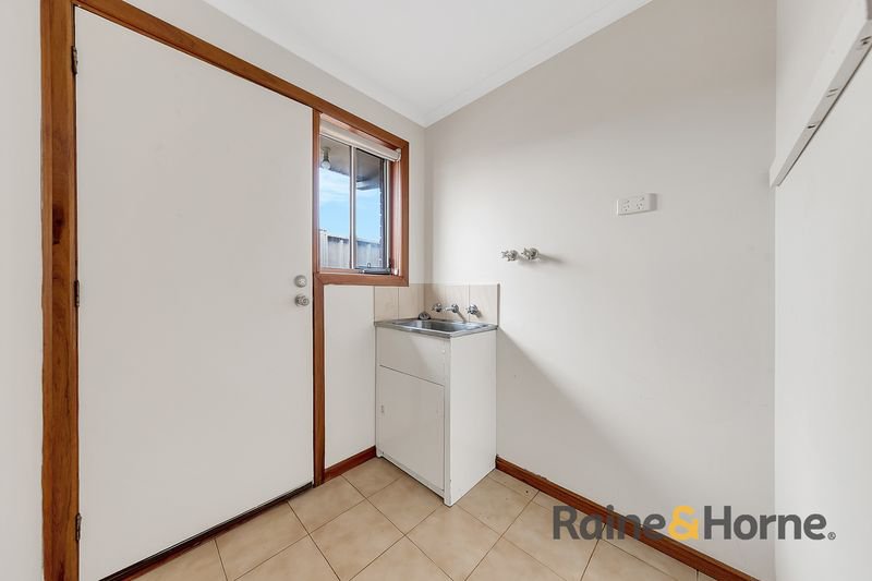 Photo - 28 Cassinia Crescent, Meadow Heights VIC 3048 - Image 12