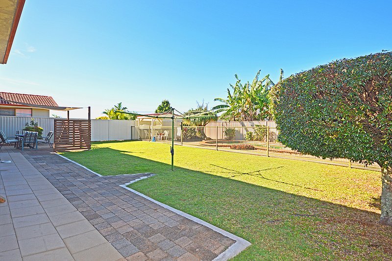 Photo - 28 Castlecrag Avenue, Banora Point NSW 2486 - Image 8