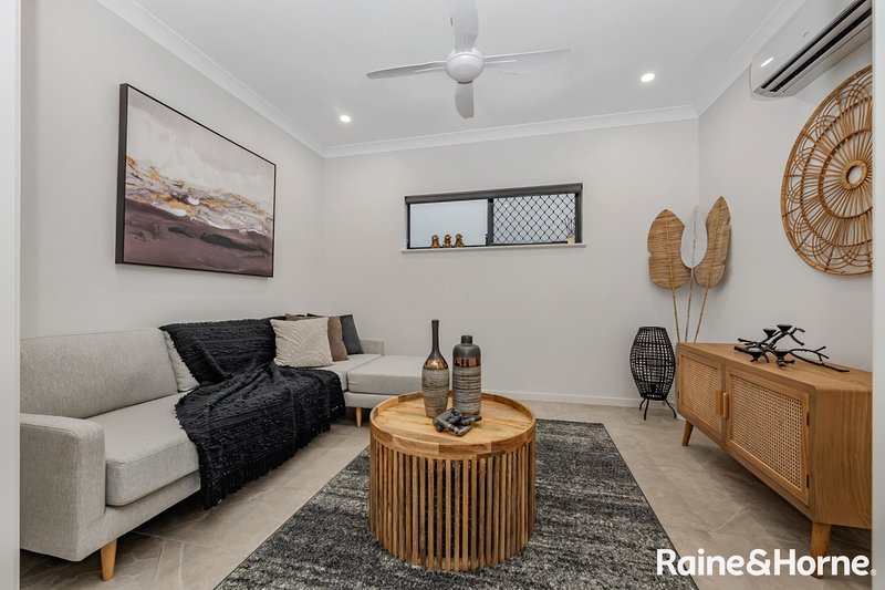 Photo - 28 Castleview Lane, Garbutt QLD 4814 - Image 7