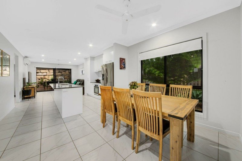 Photo - 28 Caulder Esplanade, Boyne Island QLD 4680 - Image 3