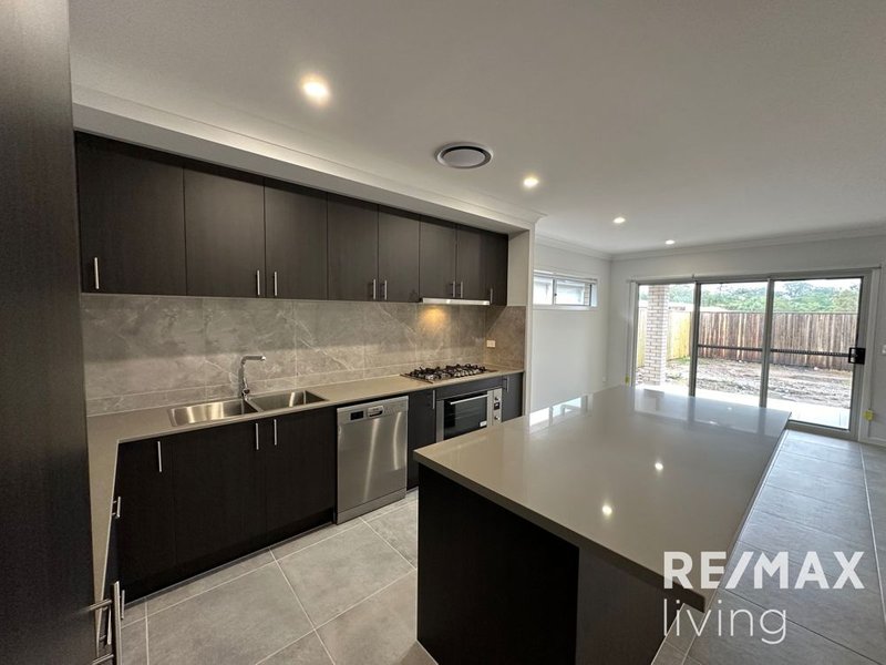 Photo - 28 Cedar Drive, Burpengary QLD 4505 - Image 6