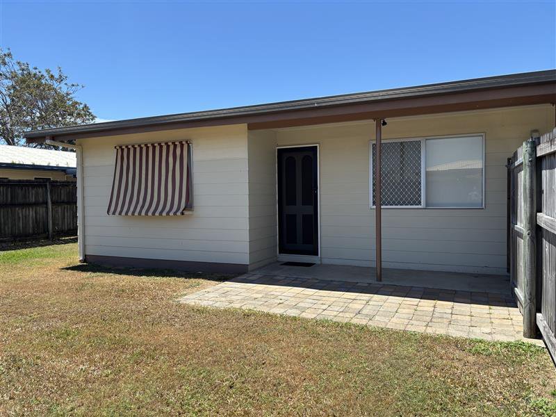 Photo - 28 Celeber Drive, Andergrove QLD 4740 - Image 2