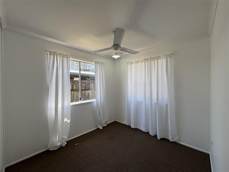 Photo - 28 Celeber Drive, Andergrove QLD 4740 - Image 9