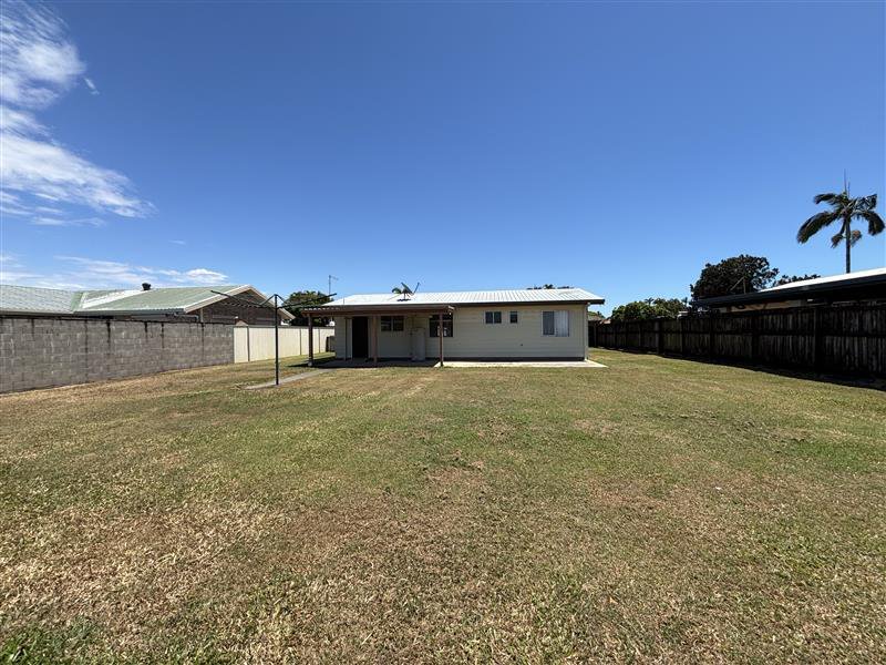 Photo - 28 Celeber Drive, Andergrove QLD 4740 - Image 13