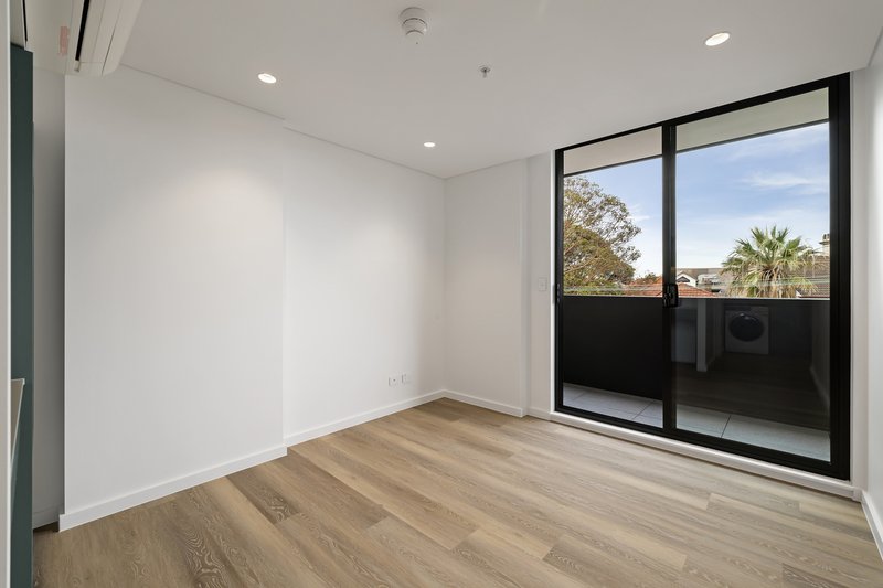 Photo - 28 Chandos Street, Ashfield NSW 2131 - Image 9