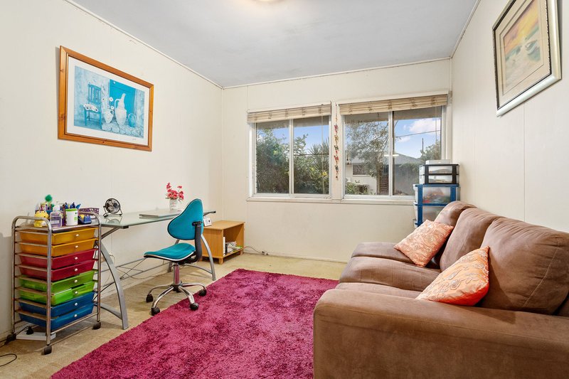 Photo - 28 Chaplin Street, Stafford Heights QLD 4053 - Image 5