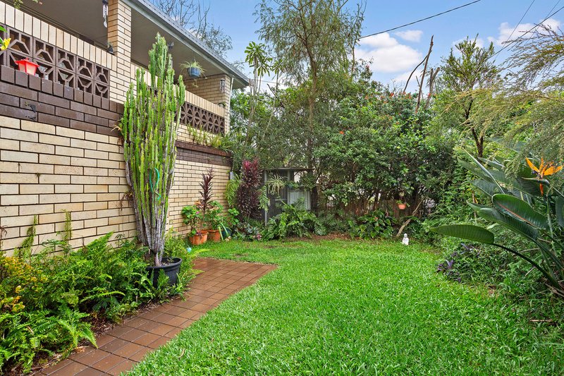 Photo - 28 Chaplin Street, Stafford Heights QLD 4053 - Image 12