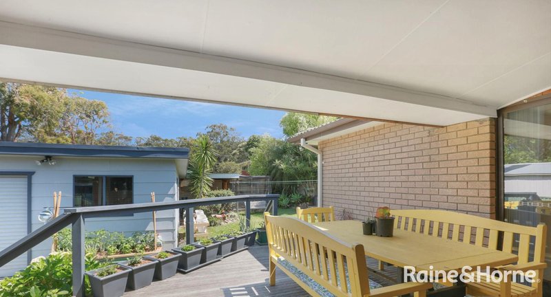 Photo - 28 Charmhaven Avenue, Charmhaven NSW 2263 - Image 10