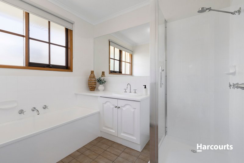 Photo - 28 Chaucer Street, Hamlyn Heights VIC 3215 - Image 8