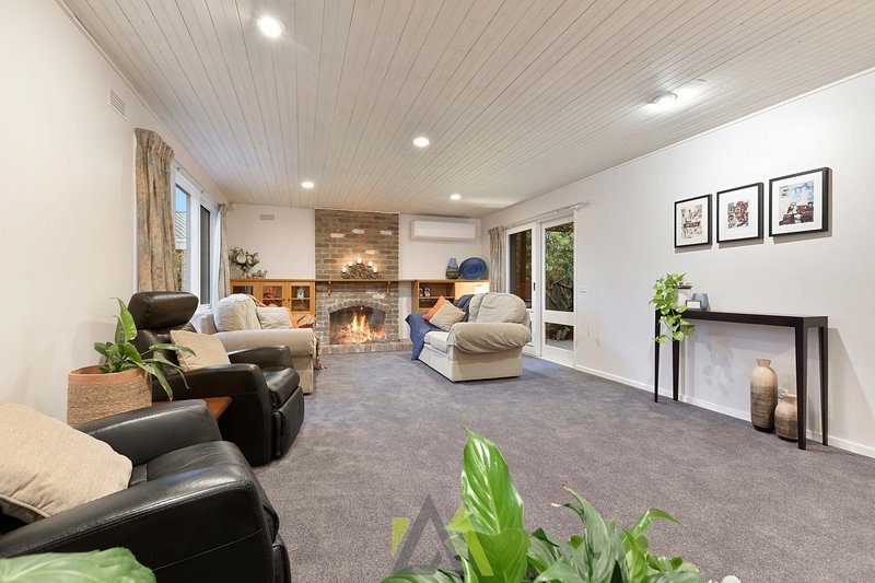 Photo - 28 Christopher Drive, Frankston South VIC 3199 - Image 4