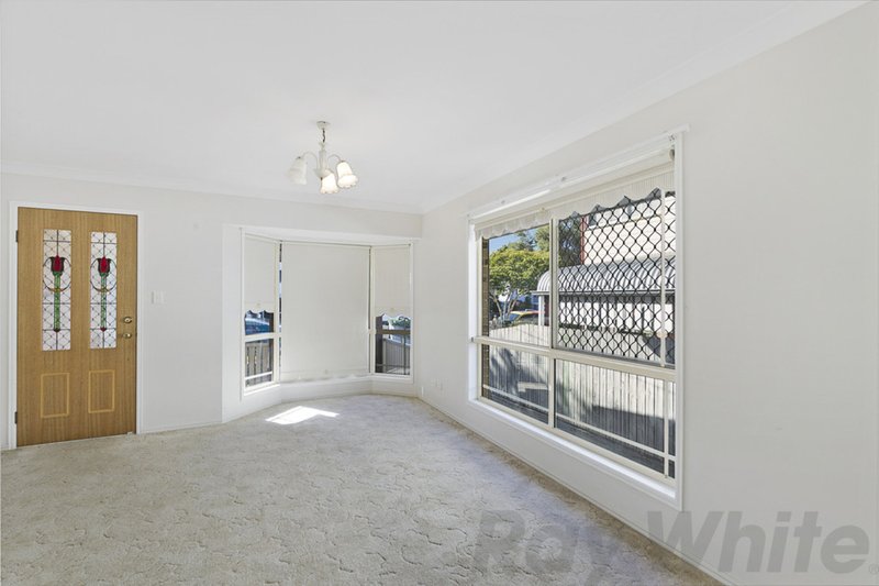 Photo - 28 Clara Street, Wynnum QLD 4178 - Image 3