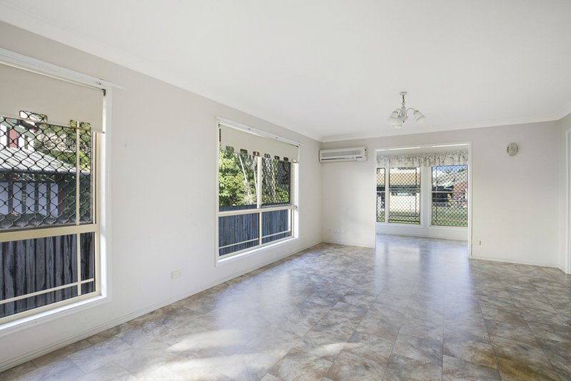 Photo - 28 Clara Street, Wynnum QLD 4178 - Image 5