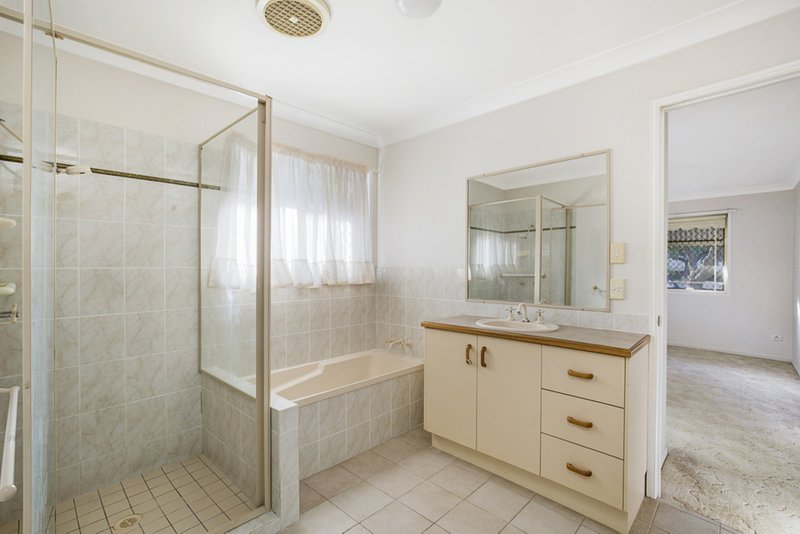 Photo - 28 Clara Street, Wynnum QLD 4178 - Image 8