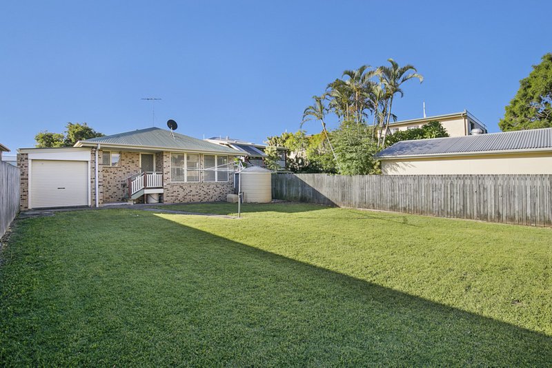 Photo - 28 Clara Street, Wynnum QLD 4178 - Image 12