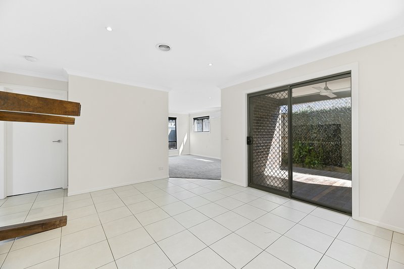Photo - 28 Clarendon Street, Pakenham VIC 3810 - Image 3