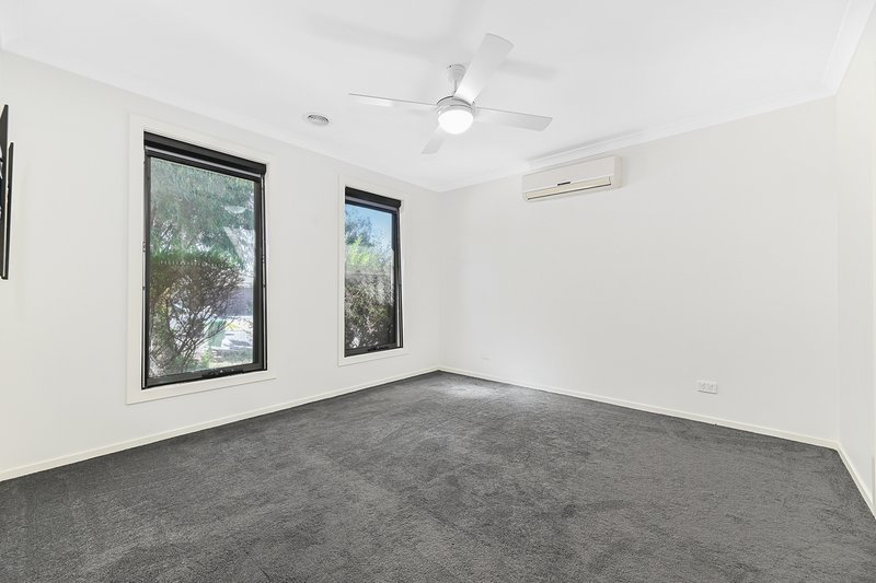 Photo - 28 Clarendon Street, Pakenham VIC 3810 - Image 5