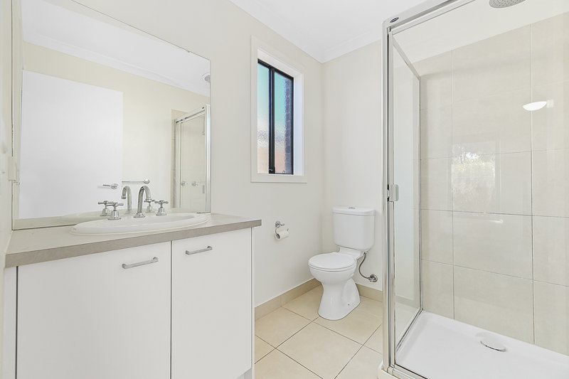 Photo - 28 Clarendon Street, Pakenham VIC 3810 - Image 6