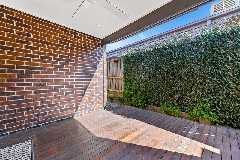 Photo - 28 Clarendon Street, Pakenham VIC 3810 - Image 9