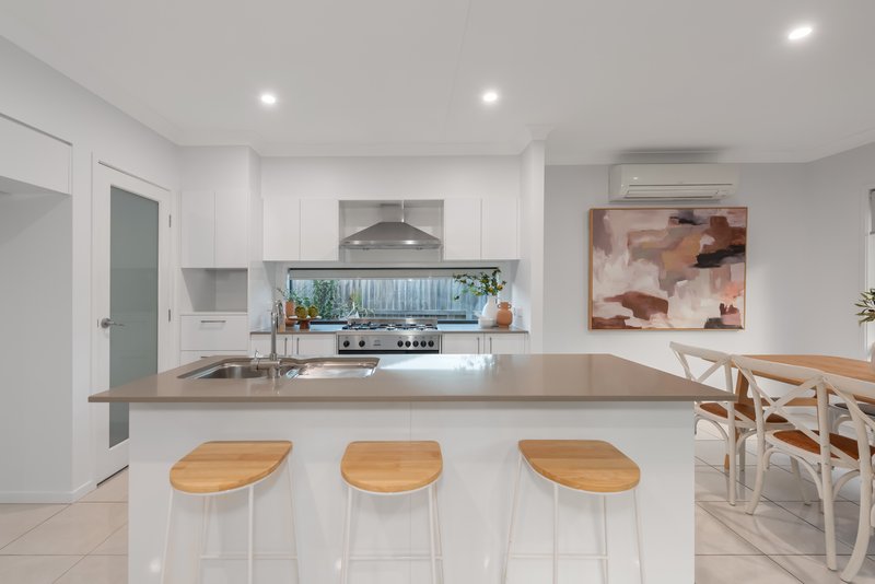 Photo - 28 Coachella Crescent, Upper Coomera QLD 4209 - Image 2