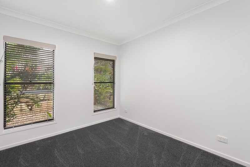 Photo - 28 Coachella Crescent, Upper Coomera QLD 4209 - Image 11
