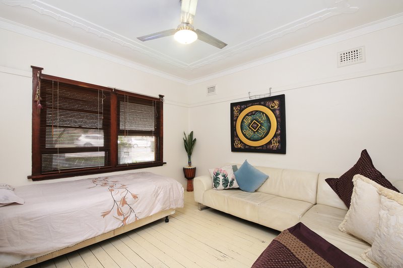 Photo - 28 Colvin Avenue, Carlton NSW 2218 - Image 6