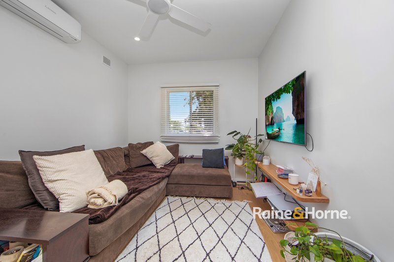 Photo - 28 Commonwealth Avenue, Blackwall NSW 2256 - Image 2